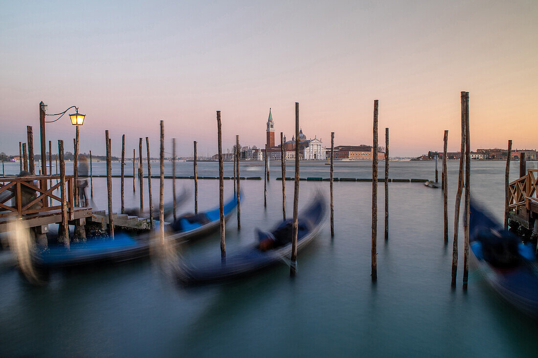  Riva degli Schiavoni at sunrise, long exposure, gondola, Grand Canal, San Giorgio Maggiore, Venice, Veneto, Italy 