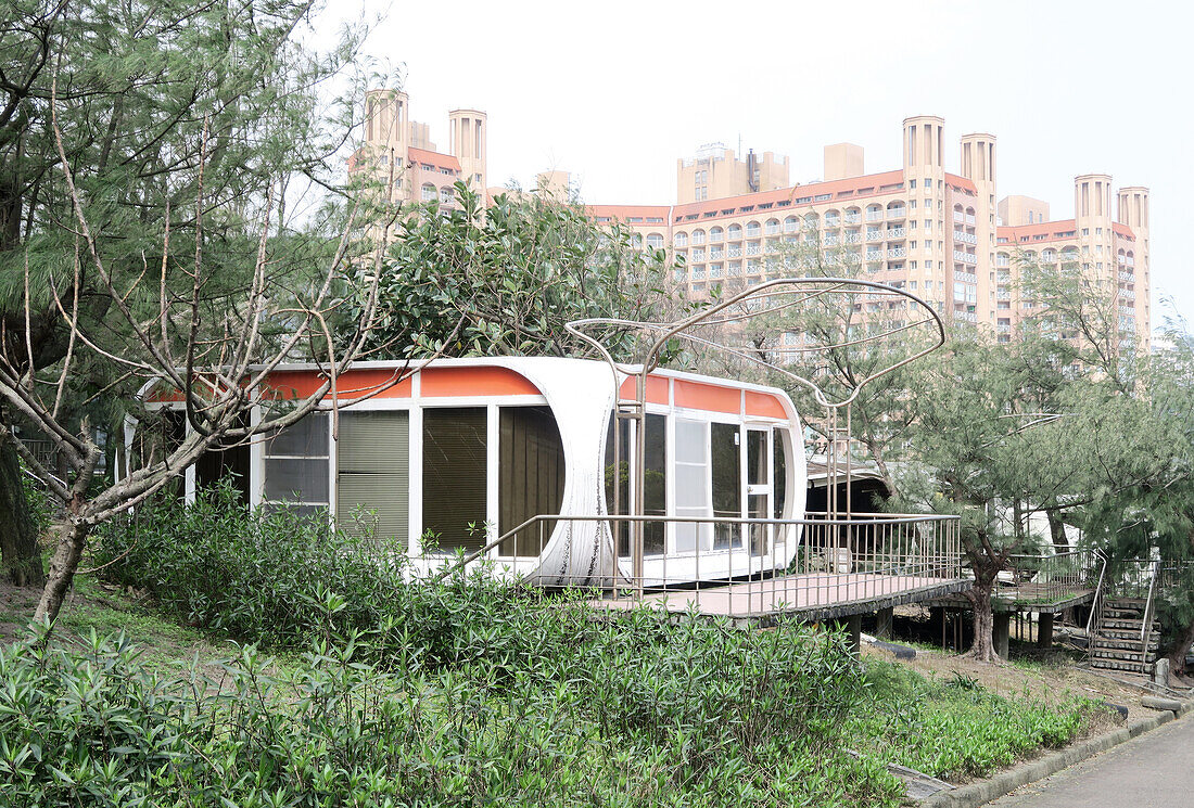 Lost Place: Ufo-Village in Wanli nahe Taipeh, ehemalige Feriensiedlung mit Futuro Haus, Venturo Haus, finnischer Architekt Matti Suuronen, dem Verfall überlassen, Tawain, Asien