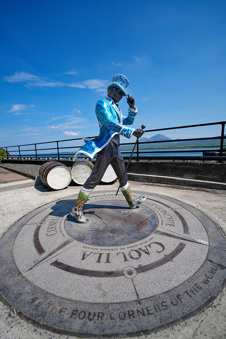 Großbritannien, Schottland, Hebriden Insel Isle of Islay, Port Askaig im Norden, Destillerie Caol Ila, Jonny Walker Statue