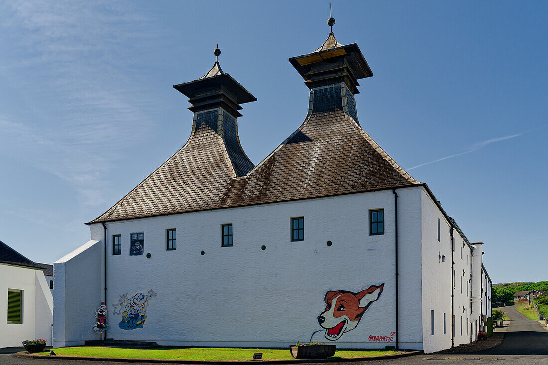  Great Britain, Scotland, Island of Islay, Ardbeg distillery in the south of the island 