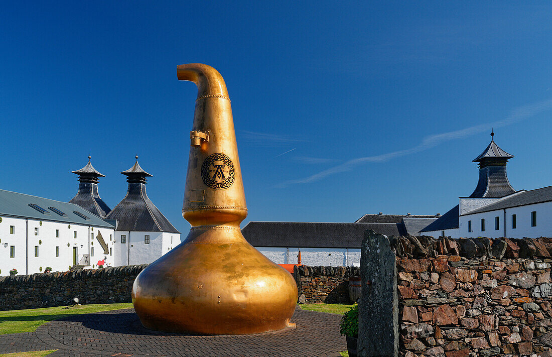  Great Britain, Scotland, Island of Islay, Ardbeg distillery in the south of the island 