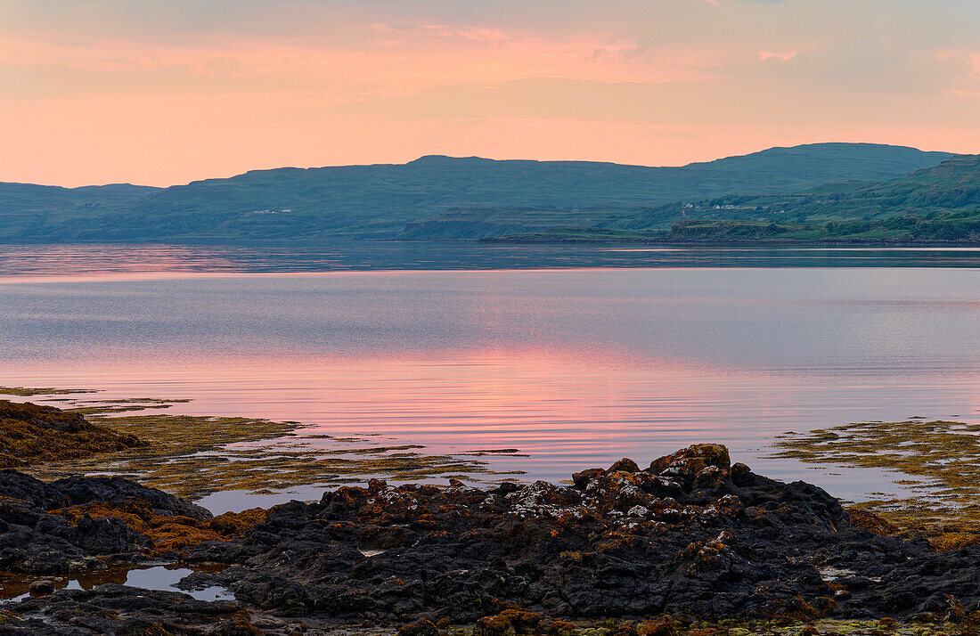  Great Britain, Scotland, Hebrides Isle of Mull, Ballygown Bay, sunset overlooking Ballygown Bay 