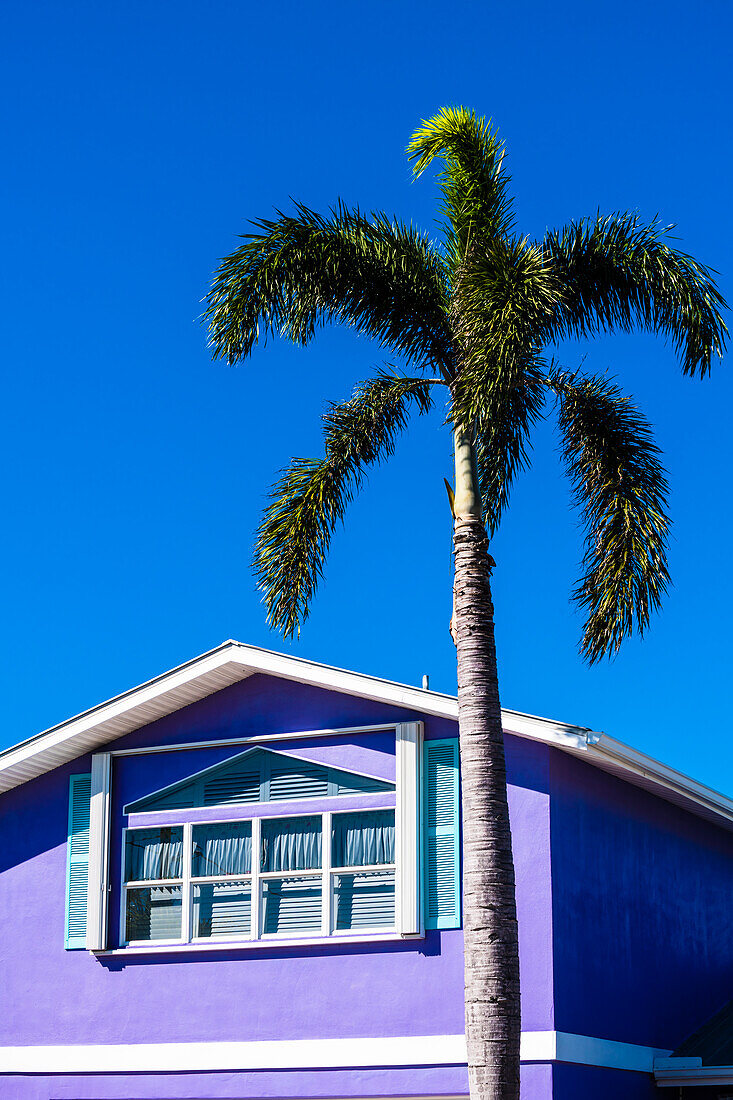  Residential building, Fort Myers Beach, Florida, USA 