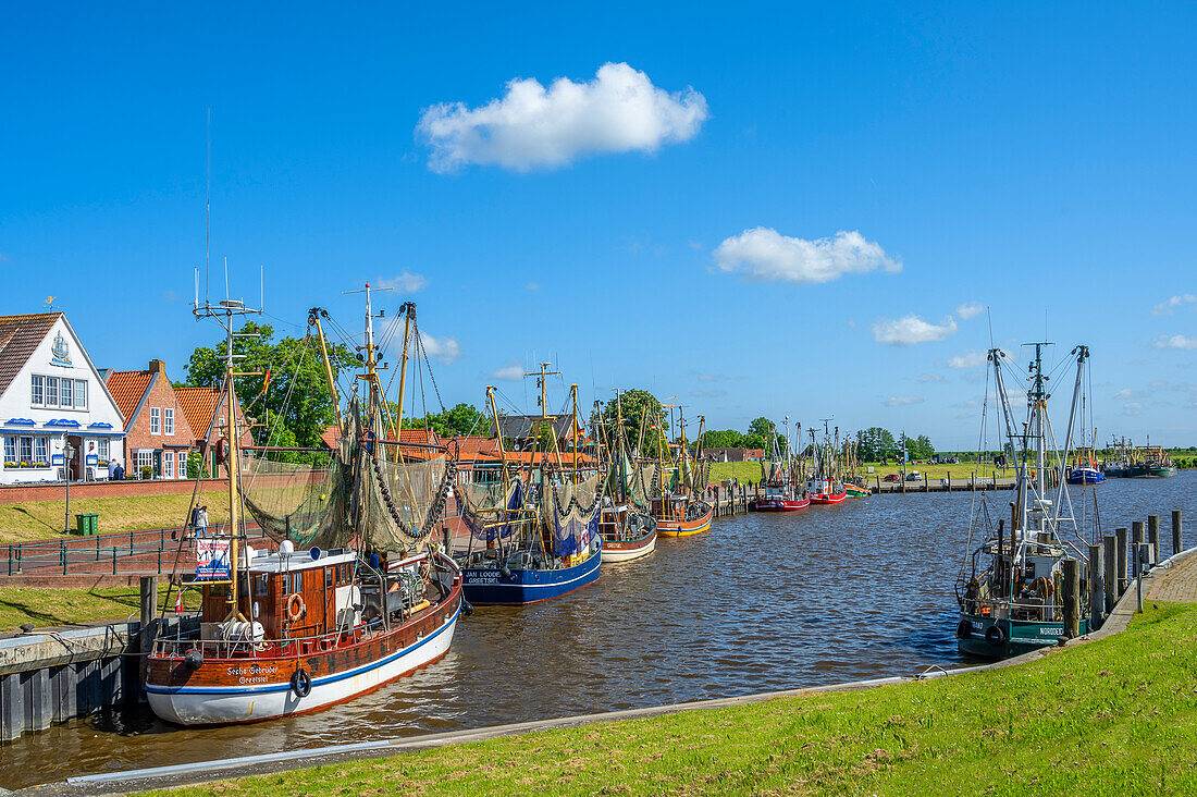  Fishing harbor of Greetsiel, Krummhörn, East Frisia, Lower Saxony, Germany 