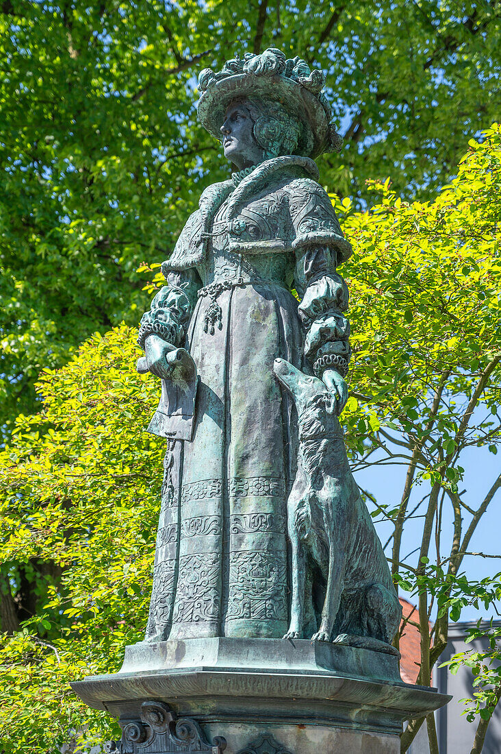 Statue Maria von Jever, Jever, Ostfriesland, Niedersachsen, Deutschland