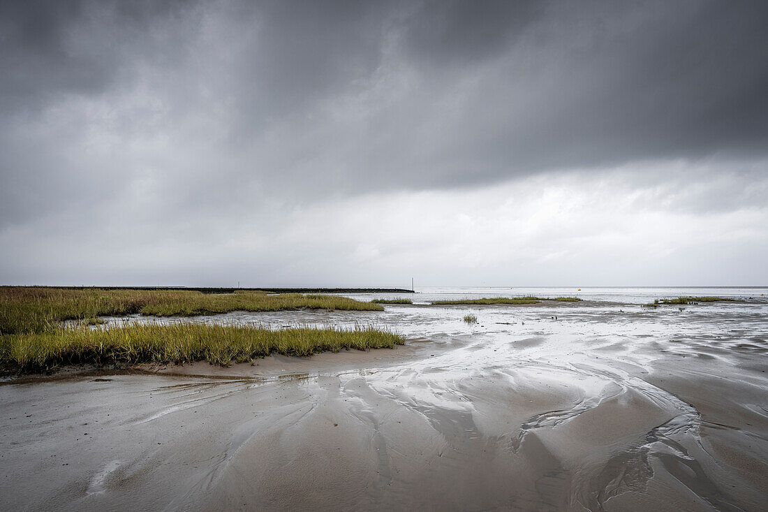  Wadden Sea under rain clouds, Sahlenburg, Cuxhaven, Lower Saxony, Germany, Europe 
