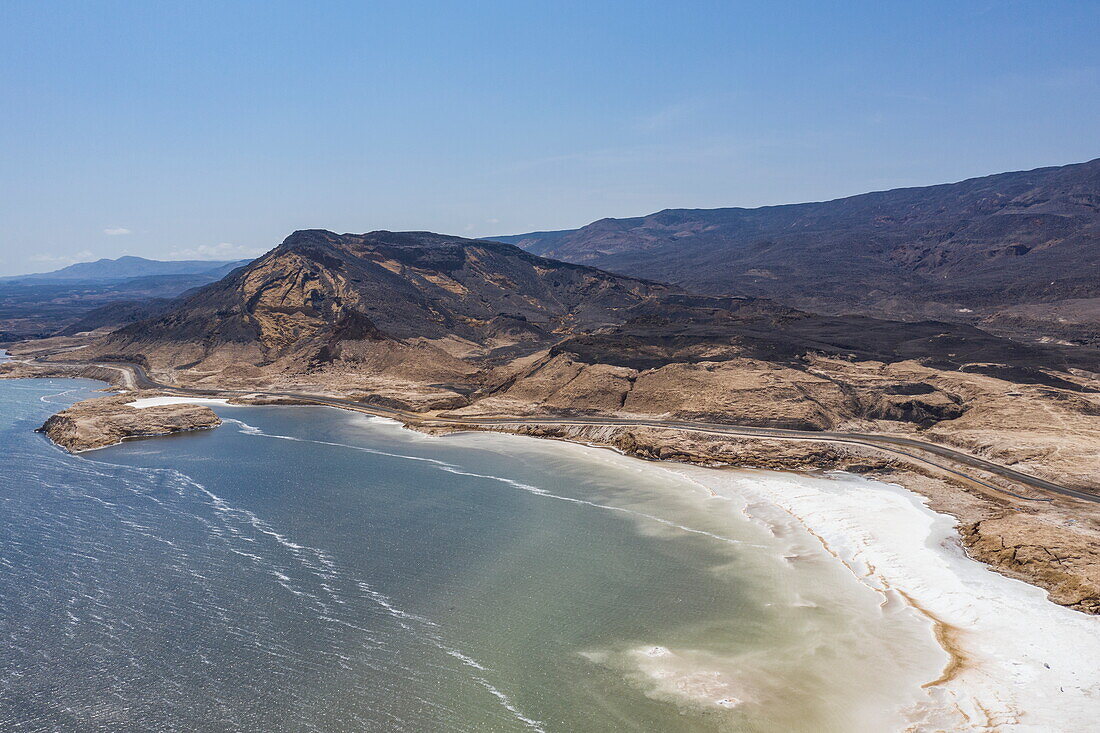 Luftaufnahme von Salzpfannen am Assalsee, in der Nähe von Arta, Dschibuti, Meerenge Bab al-Mandab, Naher Osten