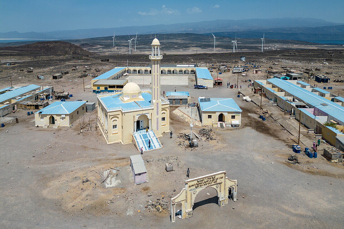 Luftaufnahme einer Moschee im Dorf, in der Nähe von Arta, Dschibuti, Meerenge Bab al-Mandab, Naher Osten