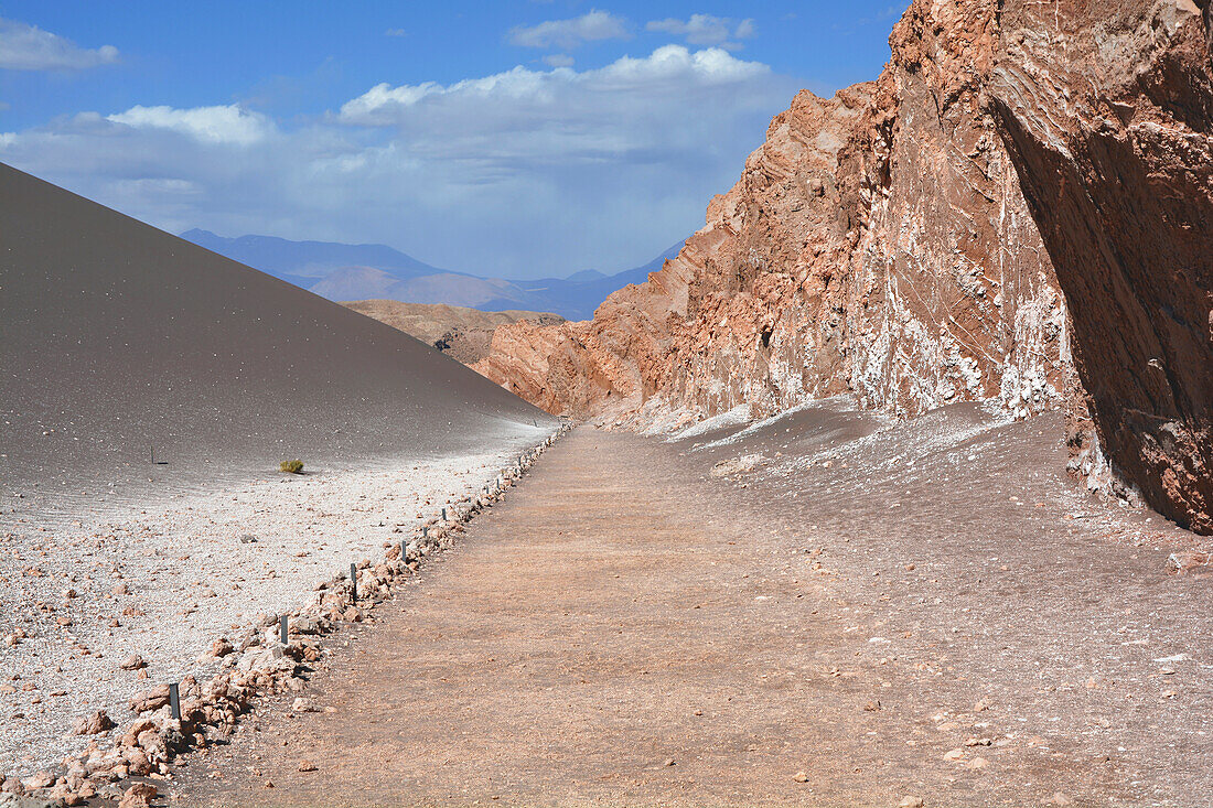 Chile; Nordchile; Region Antofagasta; Atacama Wüste; bei San Pedro de Atacama; Cordillera del Sal; Valle de la Luna
