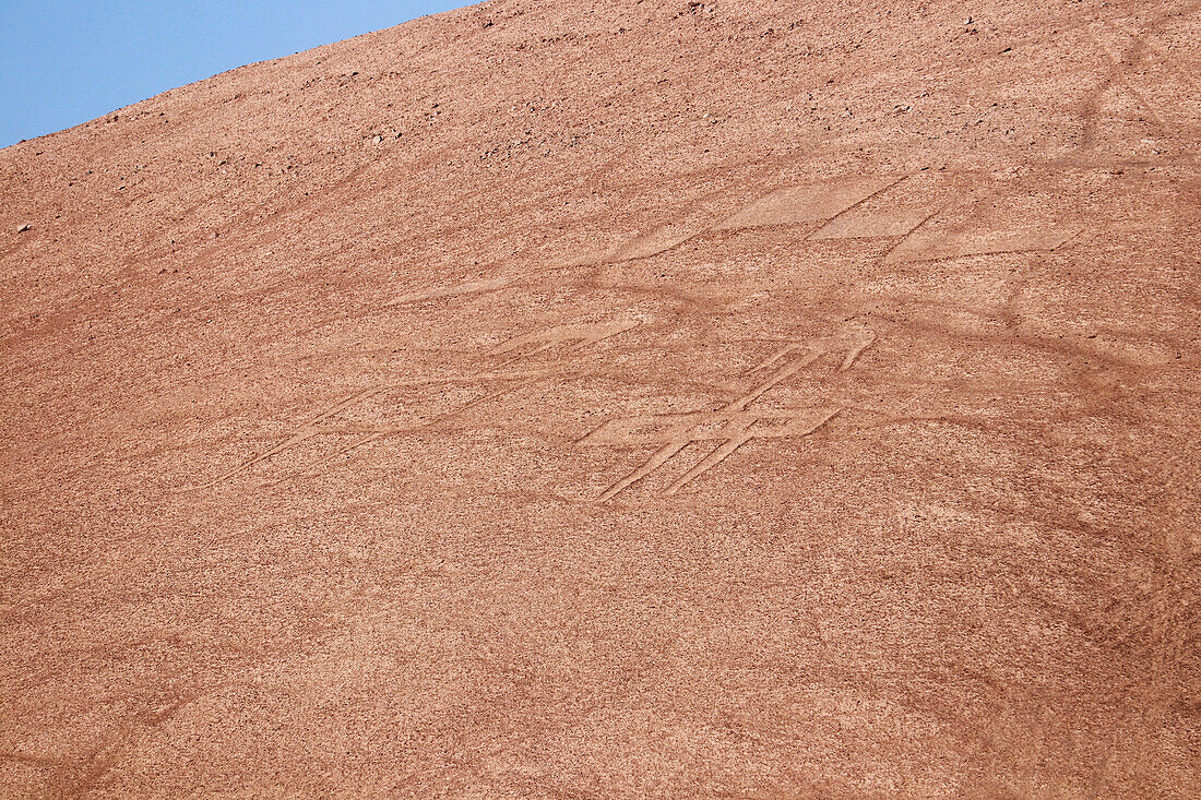  Chile; northern Chile; Tarapaca Region; on the road between Iquique and Humberstone; giant geoglyphs; oversized rock carvings 