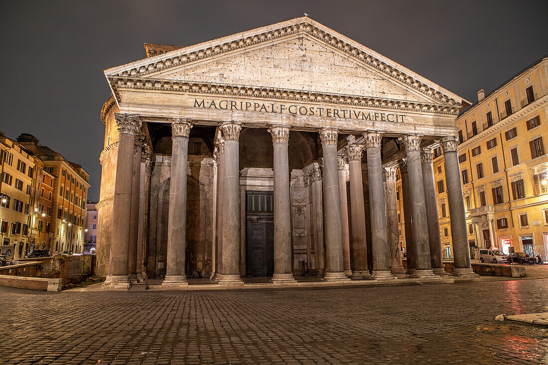 Pantheon bei Nacht, Rom, Italien