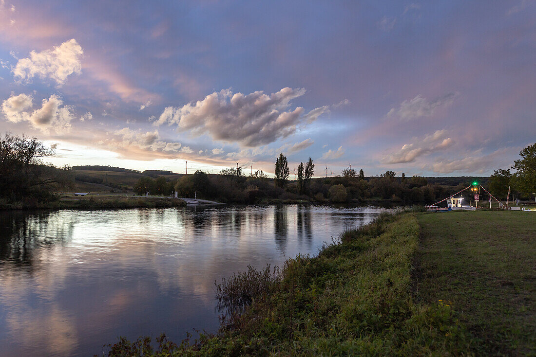 Abendstimmung an der Fähre, Fahr am Main, Volkach, Kitzingen, Unterfranken, Franken, Bayern, Deutschland, Europa