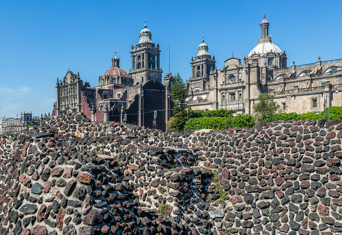 Archäologische Aztekenstadt Tenochtitlan, Templo Mayor, Blick auf die Kathedrale, Mexiko-Stadt, Mexiko