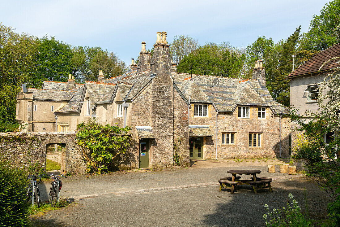 Altes Postgebäude, Schumacher College, Dartington Hall Estate, Totnes, Devon, England, Großbritannien