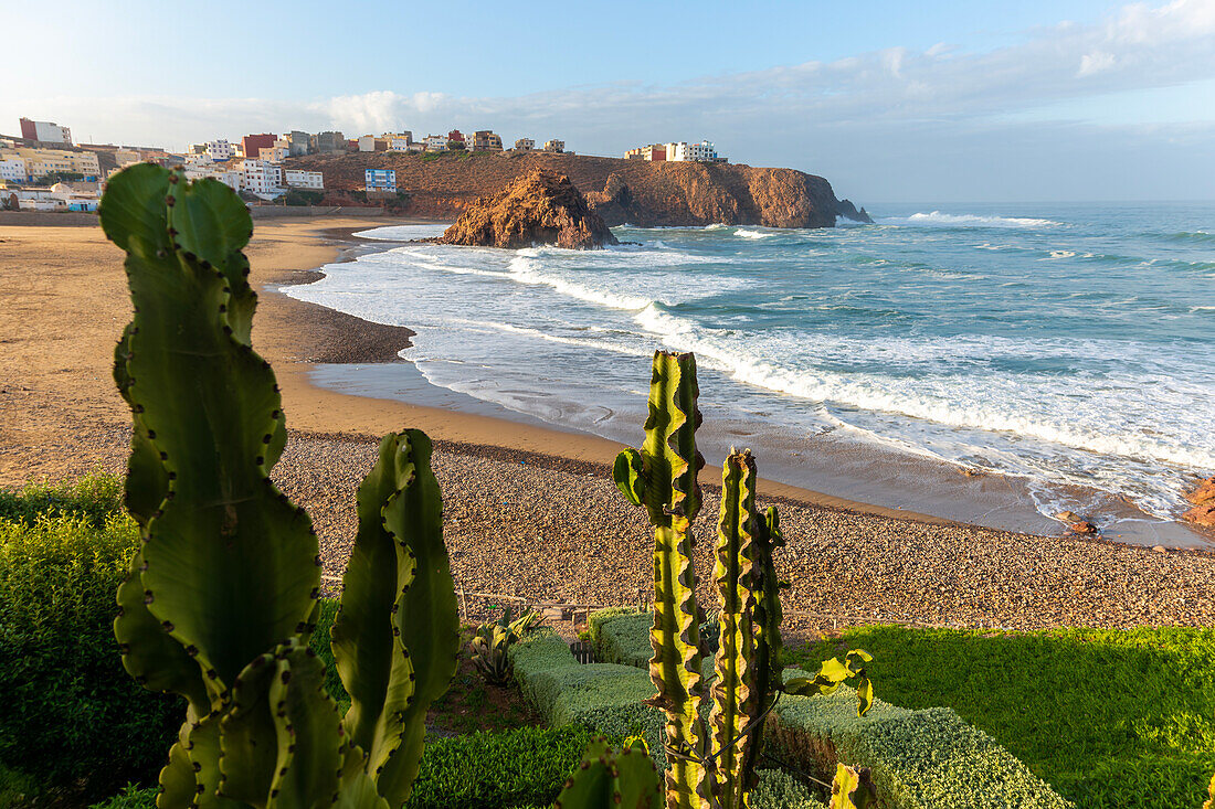 Strand und Küste in der Bucht, Plage Sidi Mohammed Ben Abdellah, Mirleft, Marokko, Nordafrika