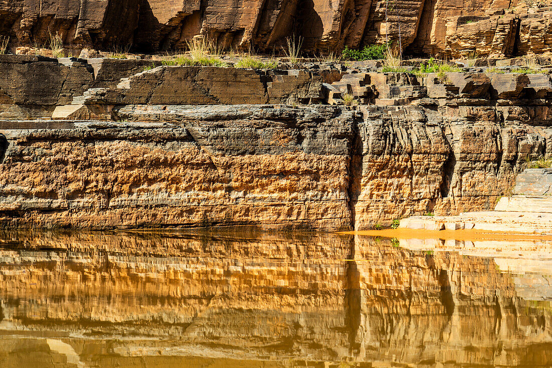  North Africa, Morocco, Guelmim, Oued Noun, river with interesting rock structures 