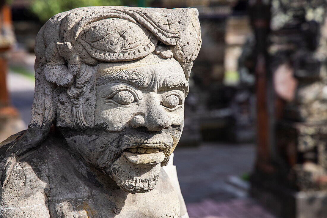 Skulptur aus Stein im Pura Puseh Desa Batuan Hindu-Tempel, Denpasar, Bali, Indonesien, Südostasien