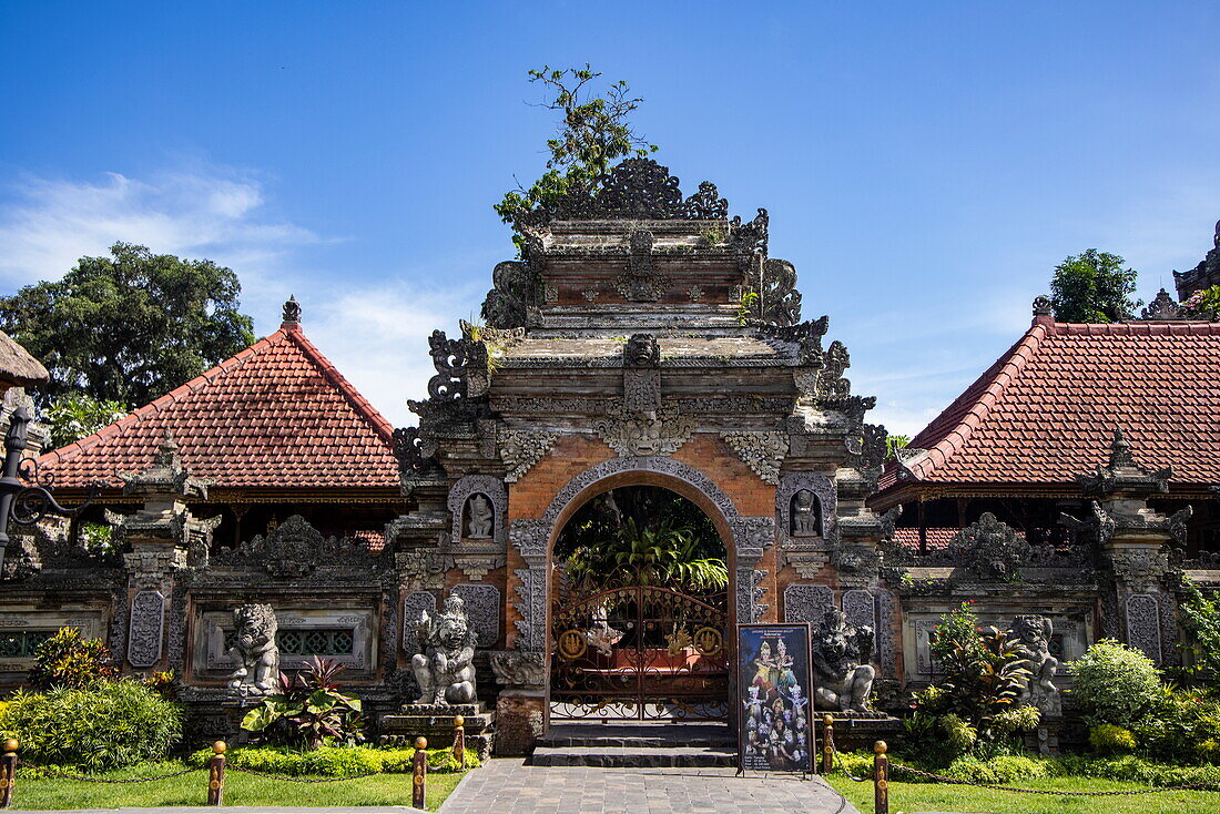  Stone carvings and sculptures at Pura Desa Ubud Hindu Temple, Ubud, Bali, Indonesia 