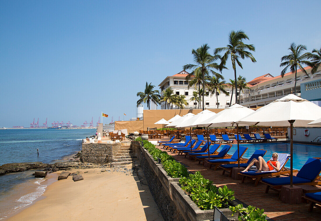 Beach and swimming pool, Galle Face hotel, Colombo, Sri Lanka, Asia