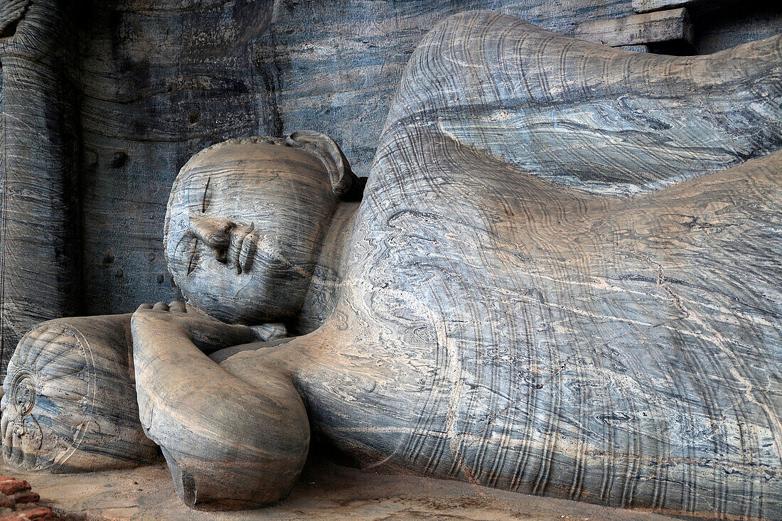 Liegender Buddha, Gal Viharaya, UNESCO-Weltkulturerbe, die antike Stadt Polonnaruwa, Sri Lanka