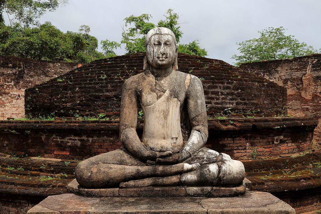 Seated Buddha in Vatadage building, The Quadrangle, UNESCO World Heritage Site, the ancient city of Polonnaruwa, Sri Lanka, Asia