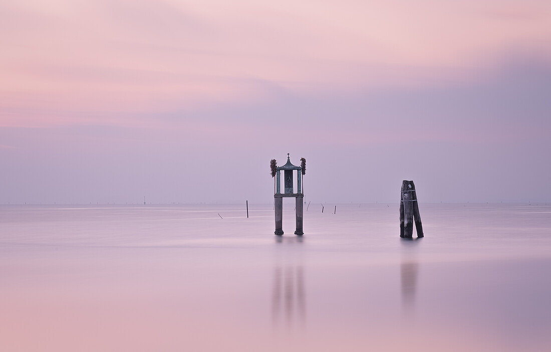  Wide view of the Venice lagoon at sunset, Veneto, Italy, Europe 