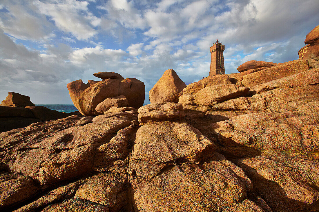  Europe, France, Brittany, Phare de Ploumanac&#39;h 