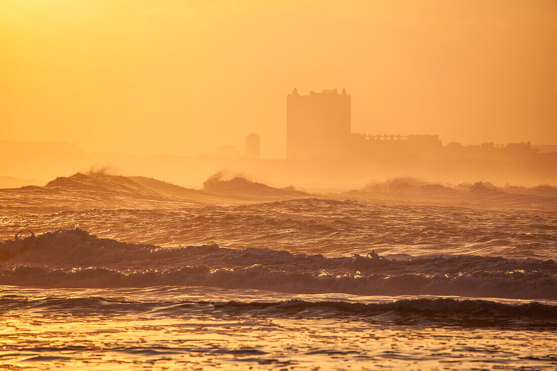  Europe, Portugal, Peniche, sunset at sea 