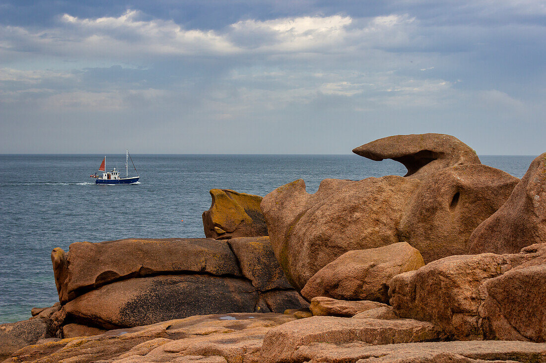 Rosa Granitküste, Ploumanac'h, Perros-Guirec, Côtes-d'Armor, Frankreich