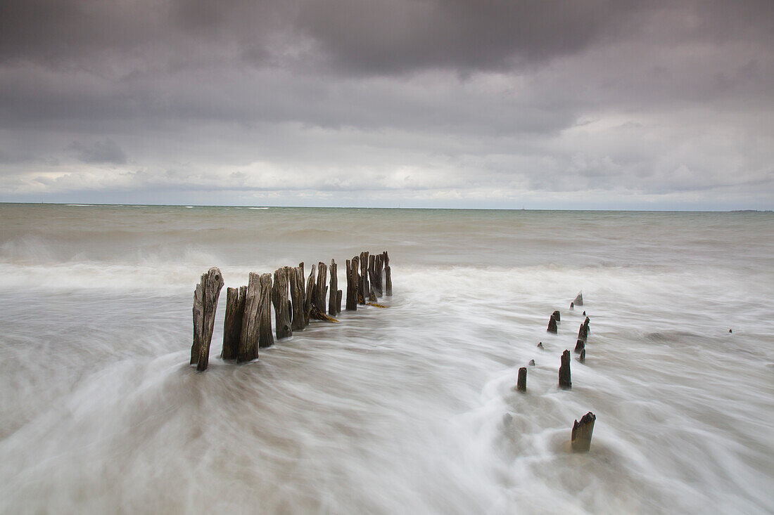 Buhne an der Ostsee, Schleswig-Holstein, Deutschland