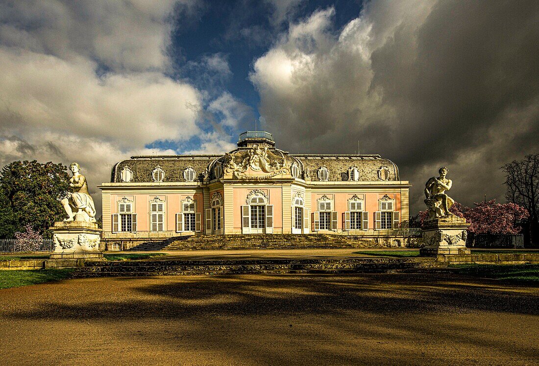  Benrath Park and Palace in spring, Düsseldorf, NRW, Germany 