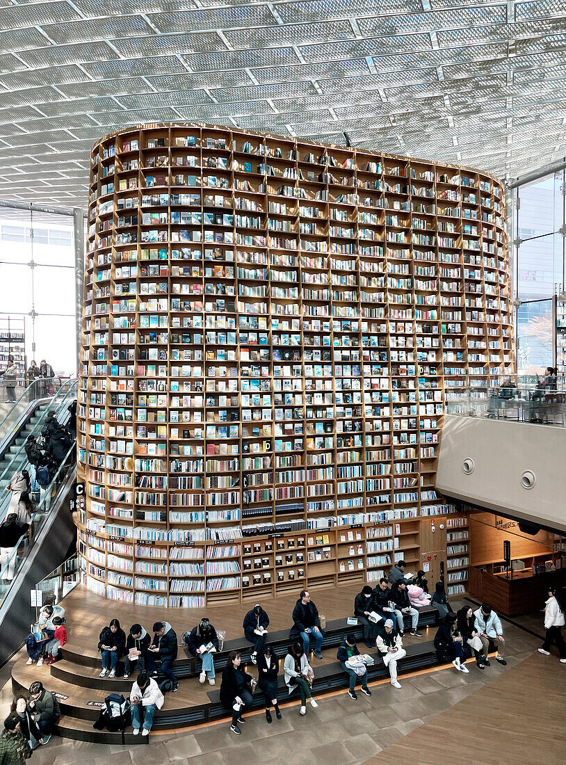  Starfield Library in COEX Shopping Mall, Gangnam, Seoul, South Korea, Asia 