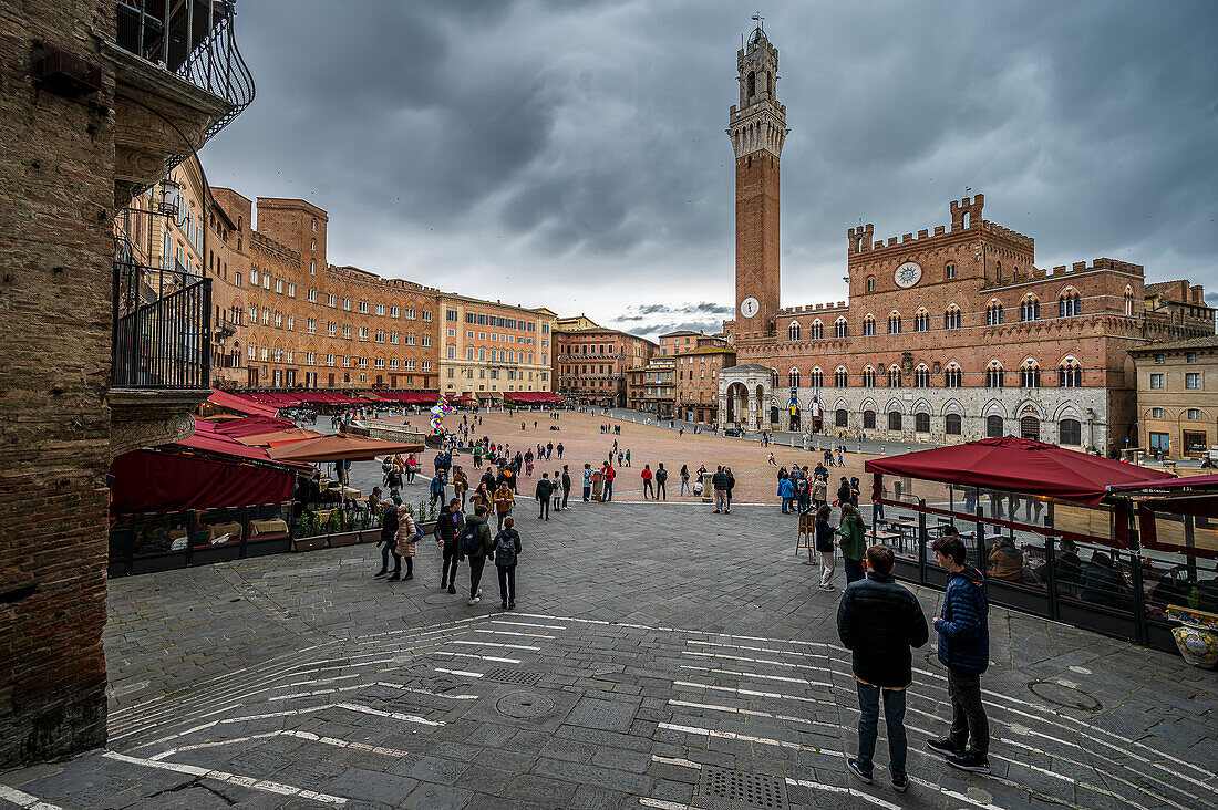  Torre Del Mangia Tower, Town Hall Palazzo Pubblico, Piazza Del Campo, Siena, Tuscany Region, Italy, Europe 