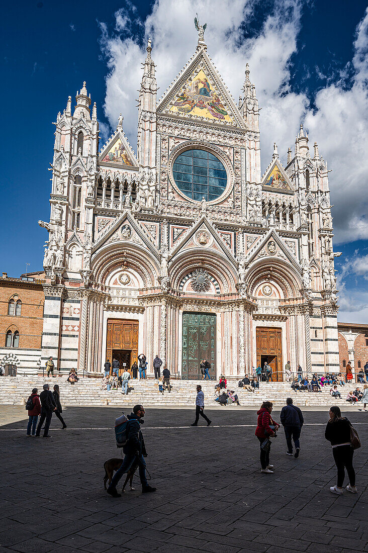  Sky reflected in the cathedral window, cathedral, main facade, Siena, Tuscany region, Italy, Europe 