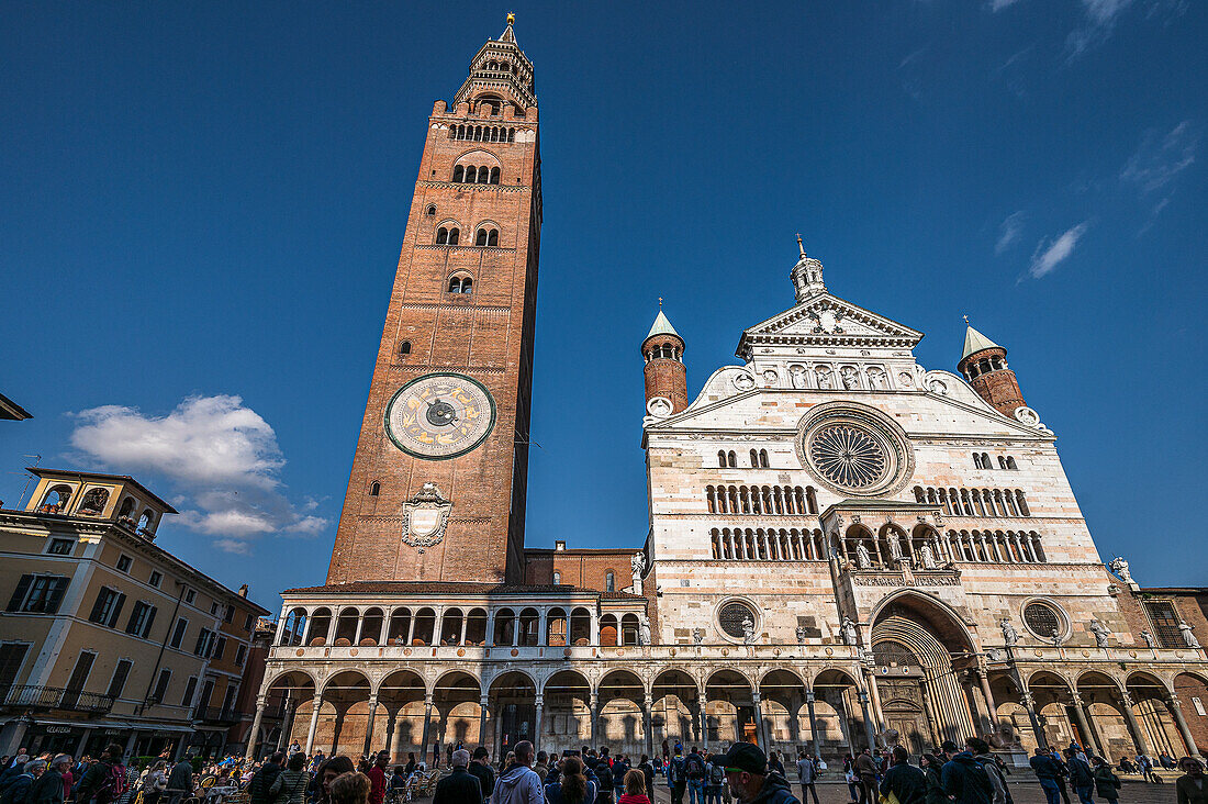 Blick zum Dom von Cremona, Piazza Duomo, Cremona, Provinz Cremona, Lombardei, Italien, Europa