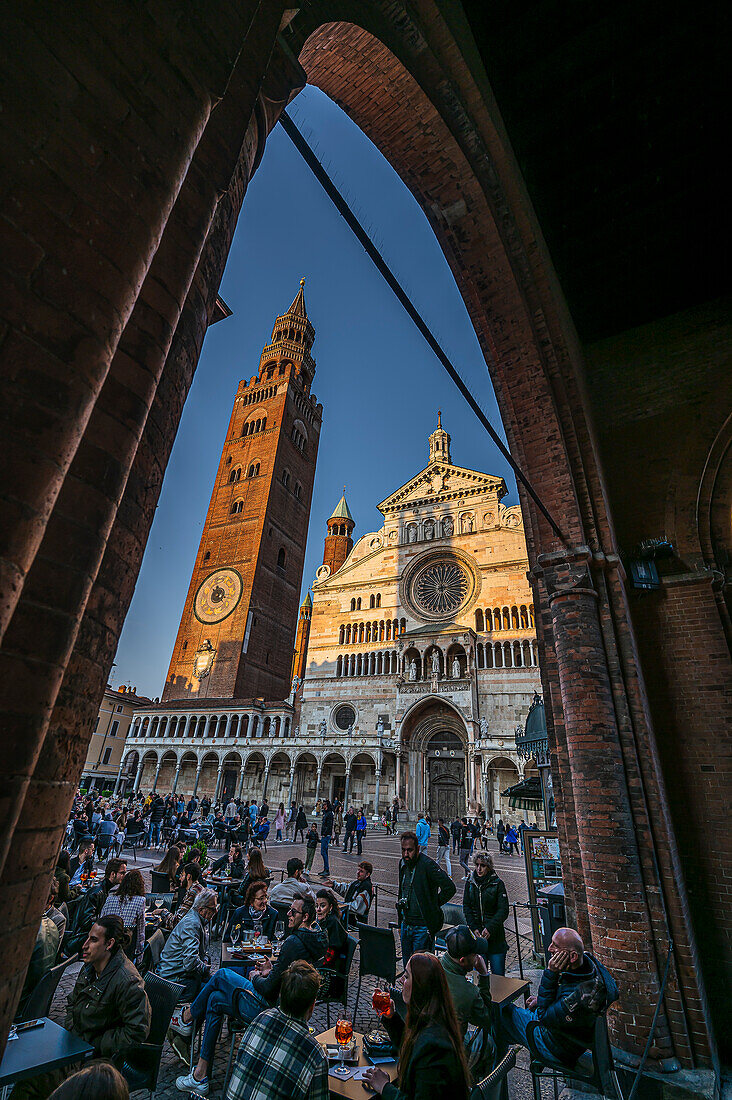  Square with Cathedral of Cremona, Piazza Duomo Cremona, Cremona, Province of Cremona, Lombardy, Italy, Europe 