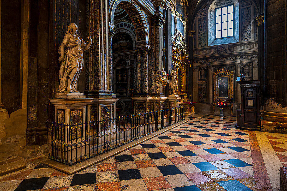 Dom von Innen, Duomo di Cremona, Platz Piazza Duomo, Cremona, Provinz Cremona, Lombardei, Italien, Europa