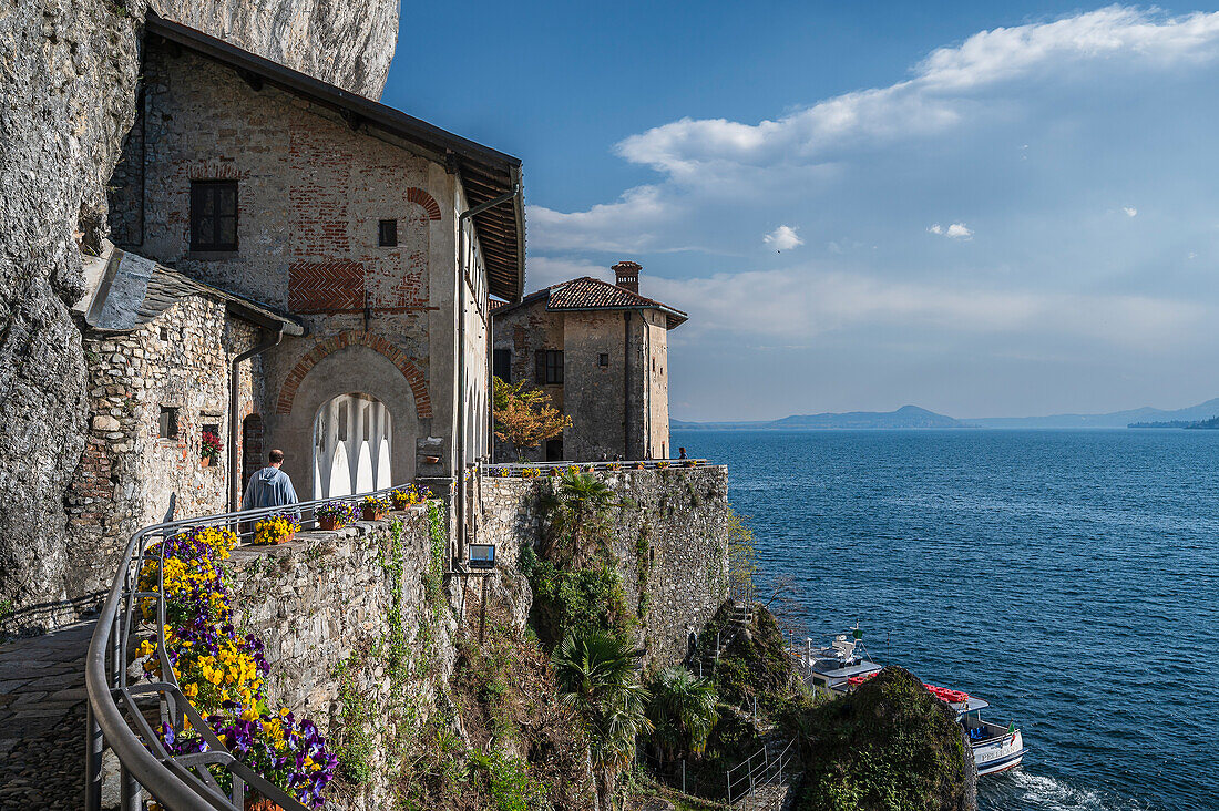 Kloster Santa Caterina del Sasso, Provinz Varese, Lago Maggiore, Lombardei, Italien, Europa