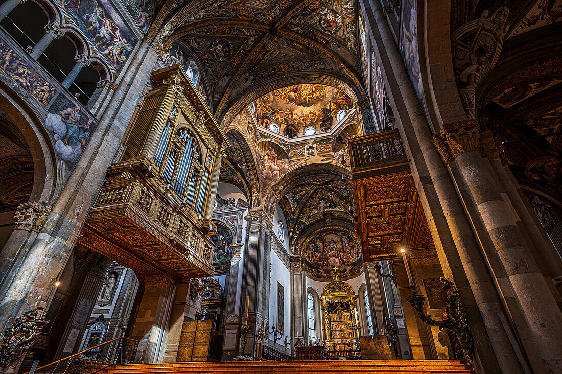 Prunkvoller Innenraum im Dom Santa Maria Assunta, Cattedrale di Parma, Piazza Duomo, Provinz Parma, Emilia-Romagna, Italien, Europa