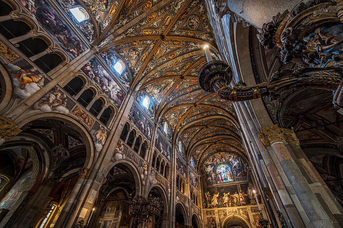 Prunkvoller Innenraum im Dom Santa Maria Assunta, Cattedrale di Parma, Piazza Duomo, Provinz Parma, Emilia-Romagna, Italien, Europa