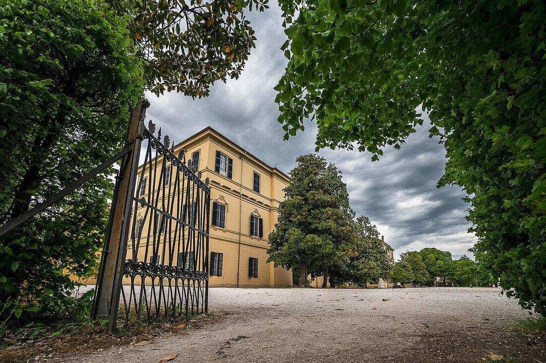  Ducal Palace, Palazzo Ducale di Parma, Parco Ducale, Parma, Province of Parma, Emilia-Romagna, Italy, Europe 