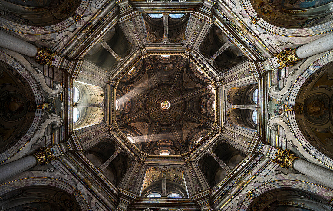 Kuppel in der Kirche Chiesa di Santa Maria di Canepanova, Stadt Pavia, Provinz Pavia, Lombardei, Italien, Europa