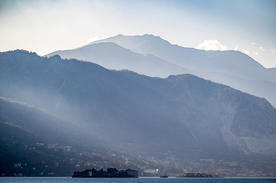  View from the monastery of Santa Caterina del Sasso to the west side of Lake Maggiore, Varese province, Lake Maggiore, Lombardy, Italy, Europe 