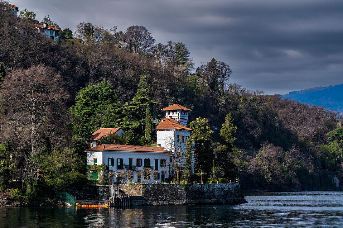  Lakefront promenade of Laveno-Mombello, Varese province, Lake Maggiore, Lombardy, Italy, Europe 