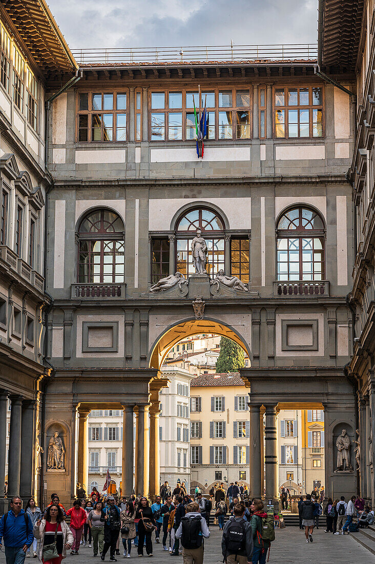 Menschen an den Uffizien, Kunstmuseum, Florenz, Region Toskana, Italien, Europa