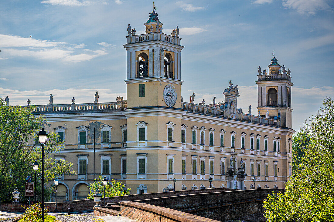  Bridge at the Palazzo Ducale, Ducal Palace Reggia di Colorno, Colorno, Province of Parma Emilia-Romagna, Italy, Europe 