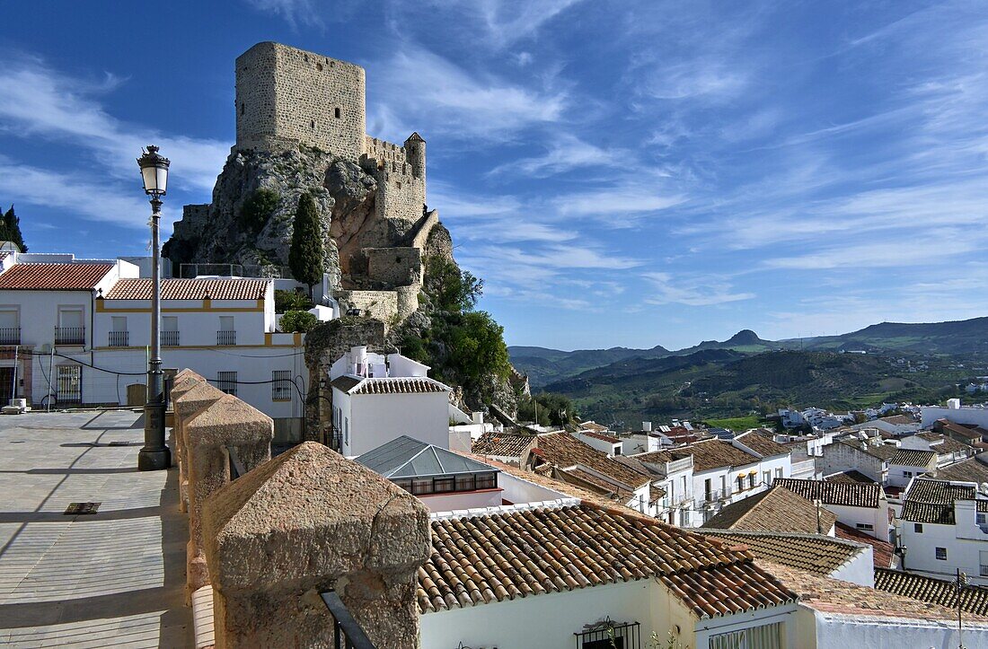 Castillo Àrabe de Olvera an der Straße der weißen Dörfer 'Pueblos Blancos', Olvera, Provinz Cádiz, Andalusien, Spanien