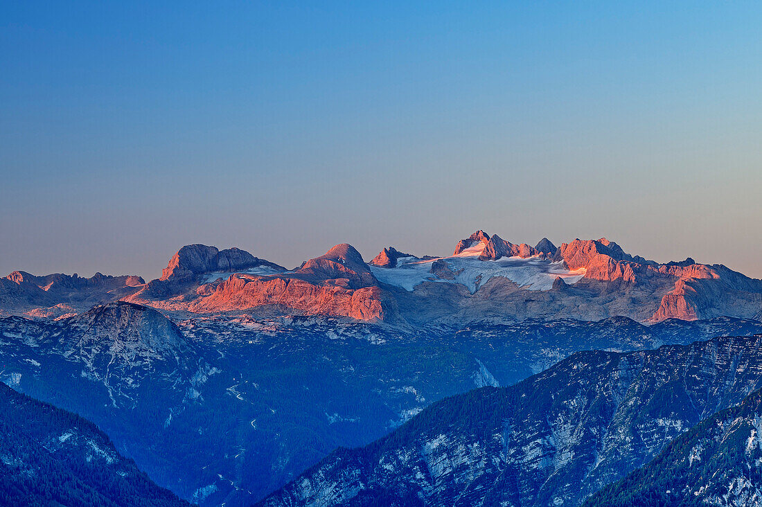 Alpenglühen an der Dachsteingruppe, vom Loser, Totes Gebirge, Salzkammergut, Steiermark, Österreich