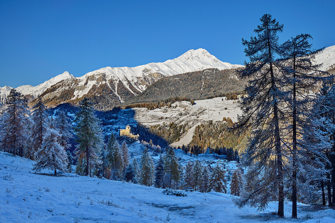  View of Tarasp Castle and Piz Cotschen, from Schwarzsee, Tarasp, Engadin, Sesvenna Group, Graubünden, Switzerland 