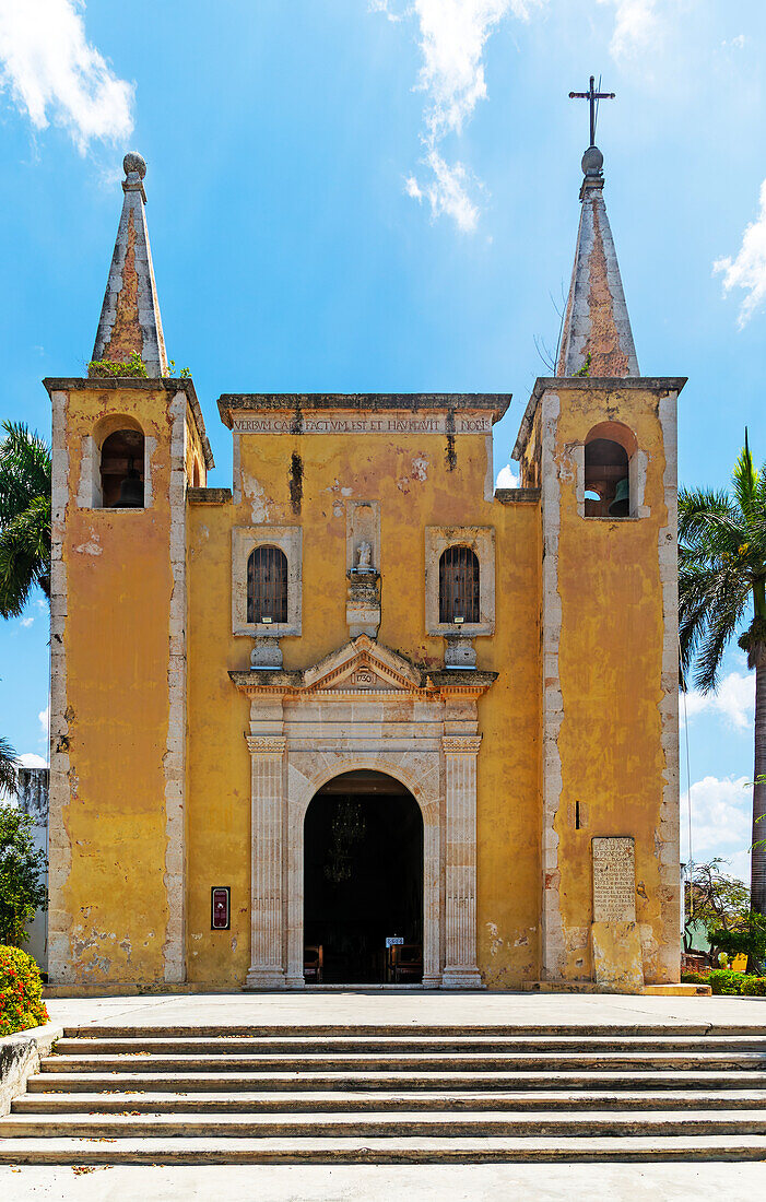 Parish church, Iglesia de Santa Ana, Merida, Yucatan State, Mexico